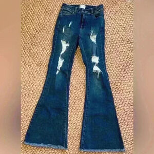 Litz by Uniq Women’s blue Jean bell bottoms size 5‎